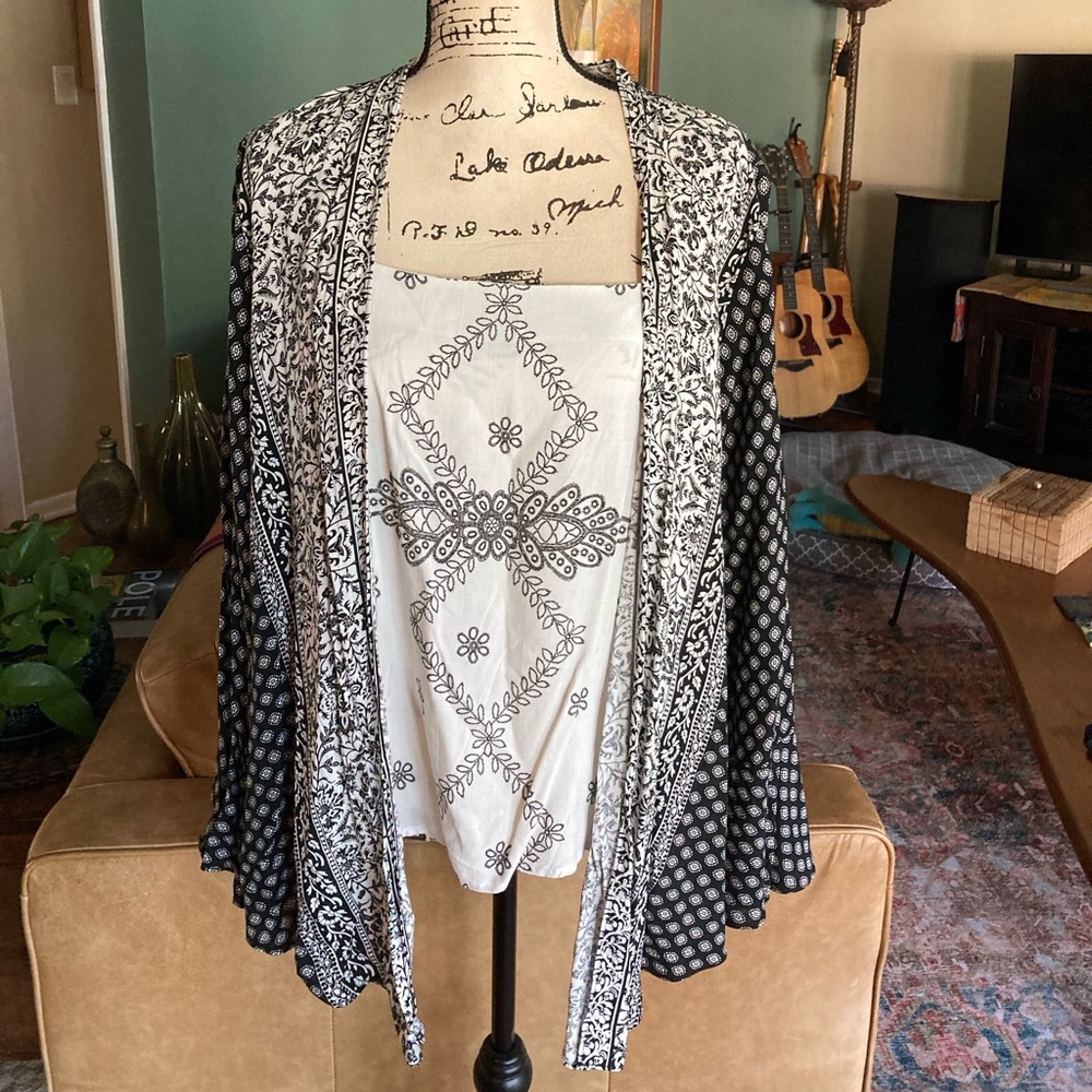 Tank-with-Top, Black and White